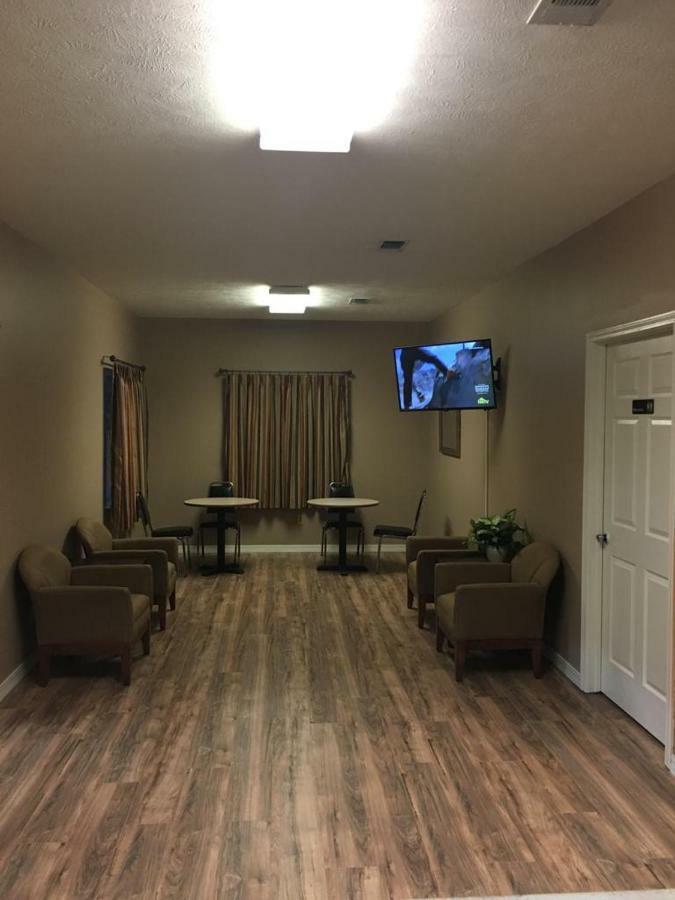 Oak Tree Inn Eupora Екстериор снимка