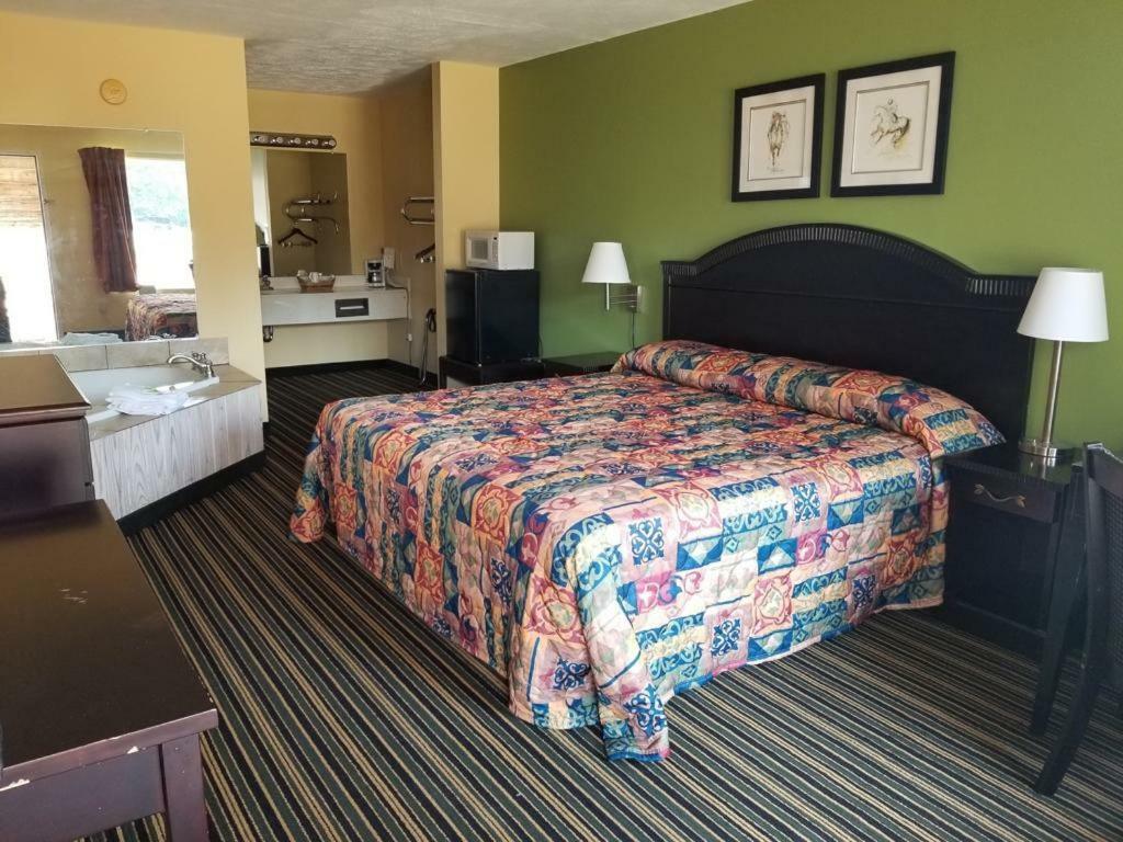 Oak Tree Inn Eupora Екстериор снимка